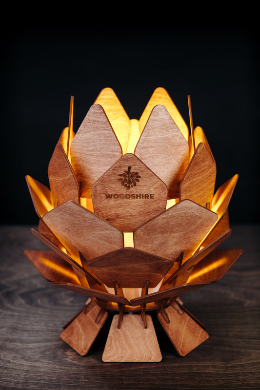 まつぼっくりテーブルライト 【Shishka table lamp】