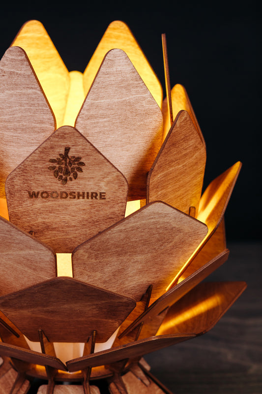 まつぼっくりテーブルライト 【Shishka table lamp】